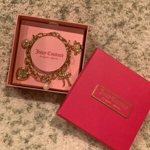 Juicy Couture Boxed Gold Charm Bracelet with Heart Bee Bow Pearl NWT 7”